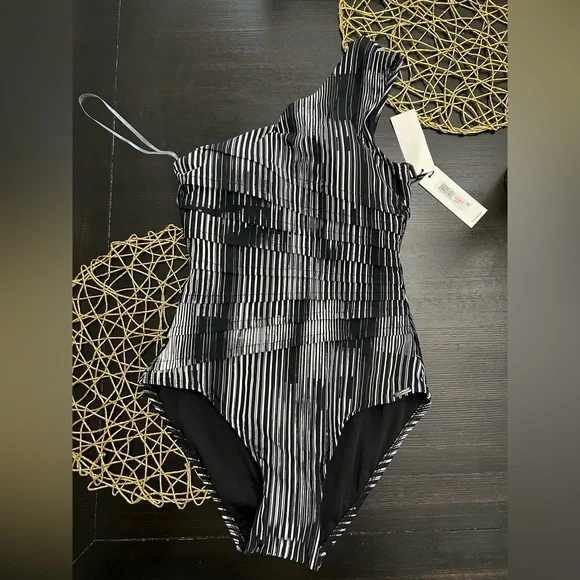 Calvin Klein Standard Shoulder Strap Starburst Pleating One Piece Swimsuit 10 - Picture 5 of 8